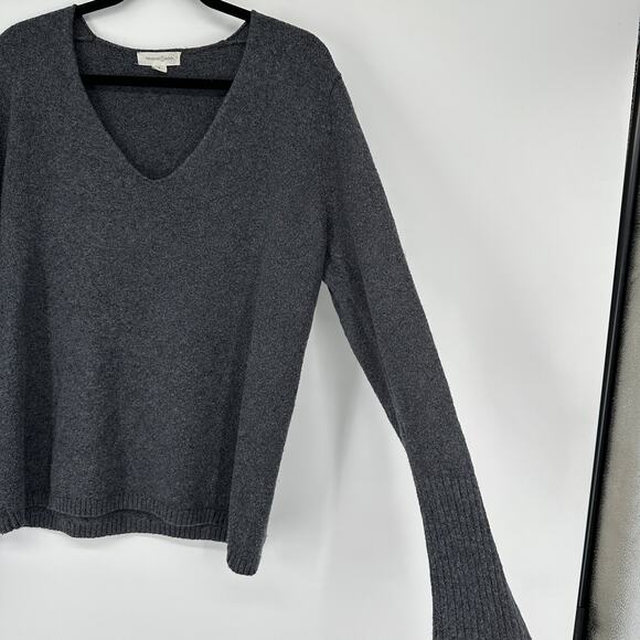 Treasure & Bond Textured Grey V-Neck Long Sleeve Pullover Sweater Womens Small - Picture 4 of 7